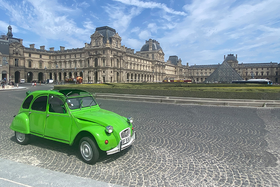 Best Sightseeing aboard a French Vintage car